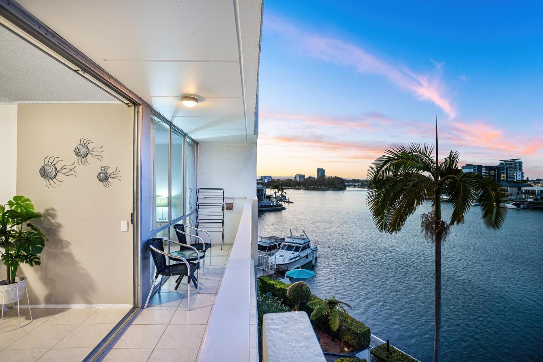 Amazing Water Views Surfers Paradise Guldkusten Exteriör bild